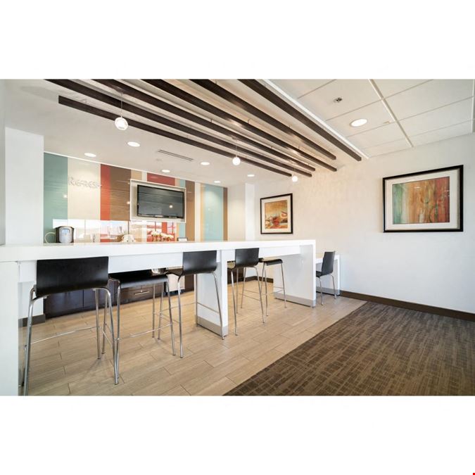 Regus - Camelback Square
