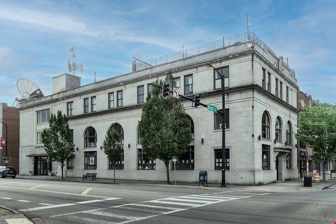 Urban Lofts, Boutique Hotel & Signature Rooftop Bar with Elevator