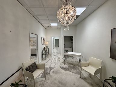 916 SF of Executive Office Space