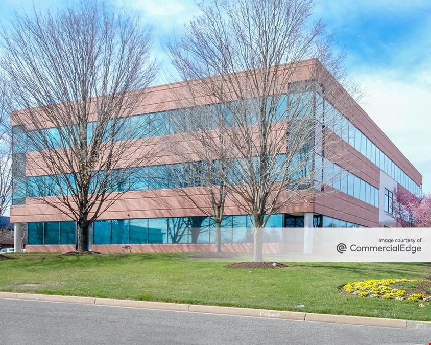216 Schilling Circle