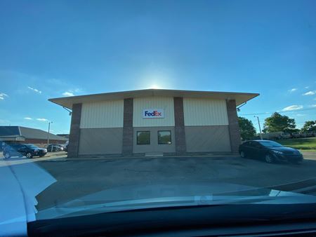 Retail space for Sale at FedEx Retail Shipping Office in Tupelo