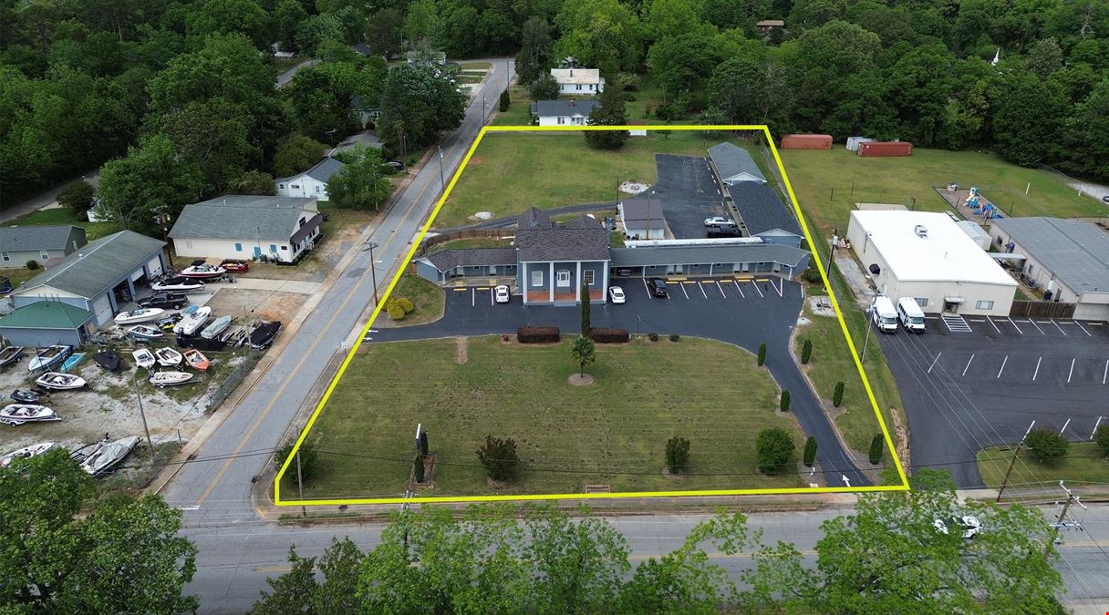 901 E Main St.