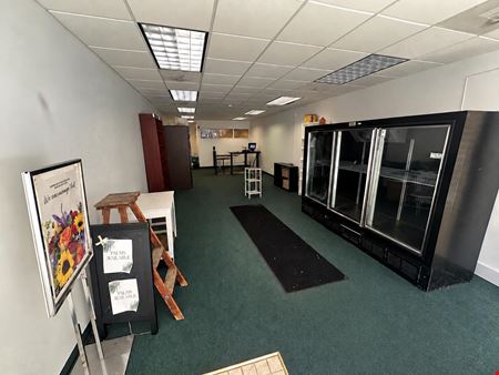 Hyde Park Storefront For Lease