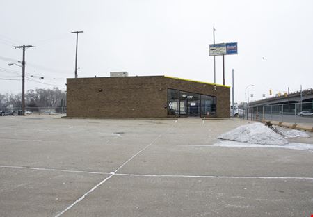 877 E. 8 Mile