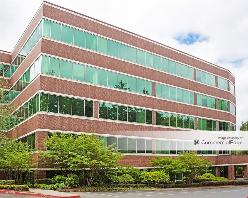Three Centerpointe