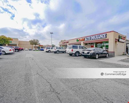 Retail space for Rent at Casa View Village in Dallas