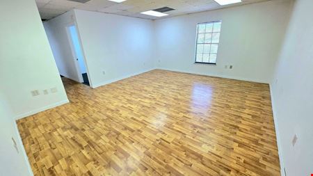 Spacious Office or Retail with great visibility!