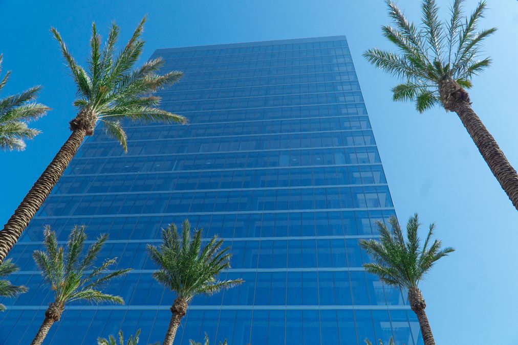 WeWork - 200 Spectrum Center