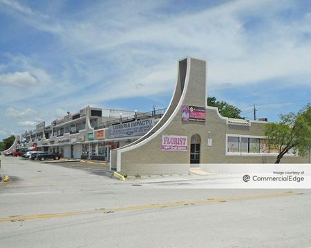 Retail space for Rent at Toledo Center in Miami
