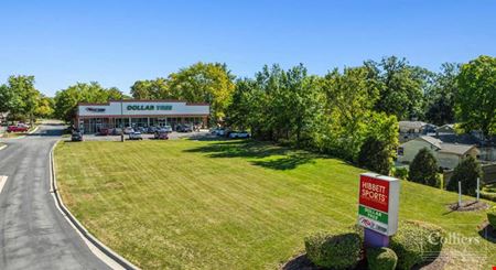 Retail space for Rent at 1,739 SF + 0.5 acres of Developable Land in Ottawa