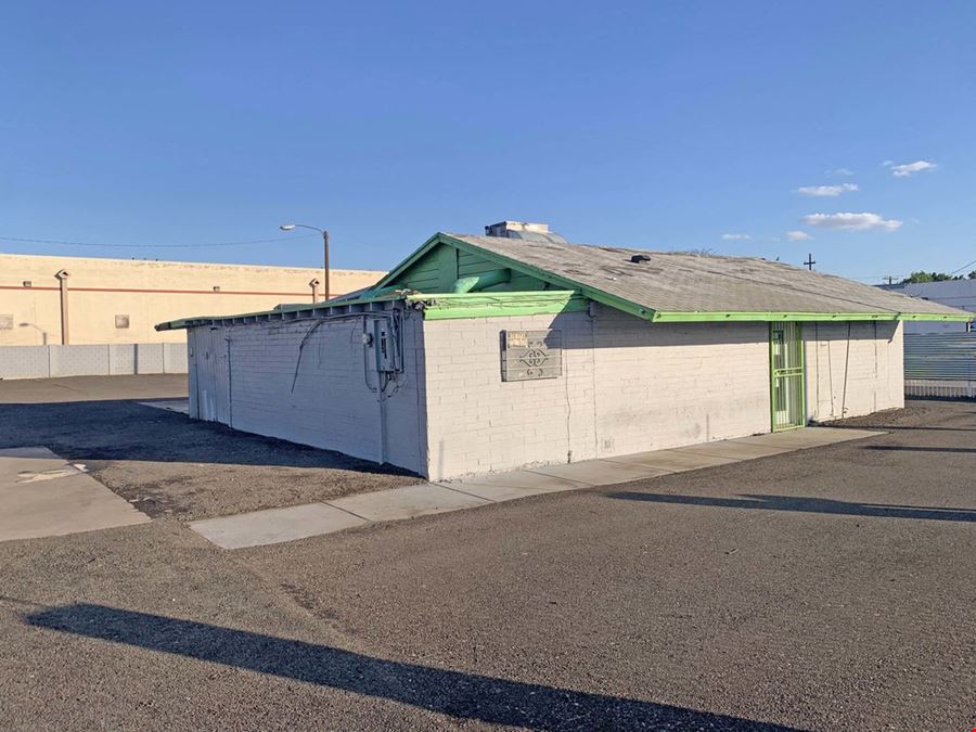 Retail property in Glendale, AZ