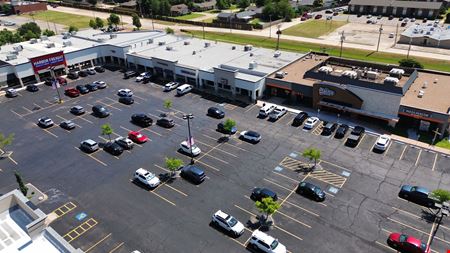 Shoppes on May