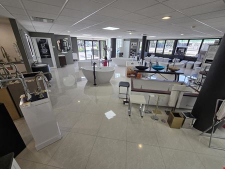 Freestanding Retail / Showroom Bldg