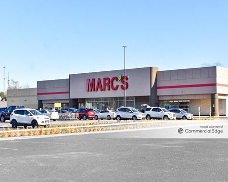 Retail space for Rent at 1585 & 1613 Mentor Avenue in Painesville