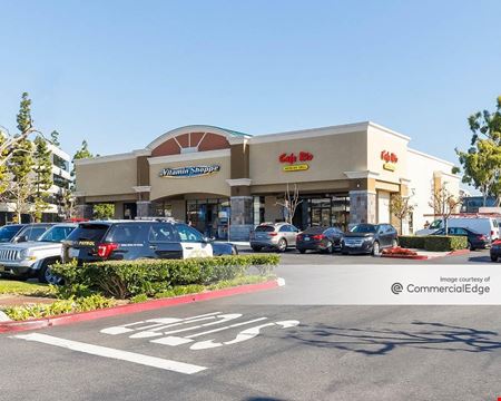 Retail space for Rent at Manhattan Gateway Shopping Center in Manhattan Beach