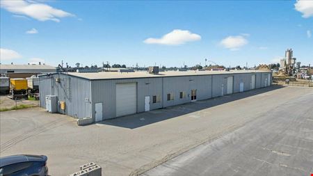 Move-In Ready Office/Warehouse in SE Fresno