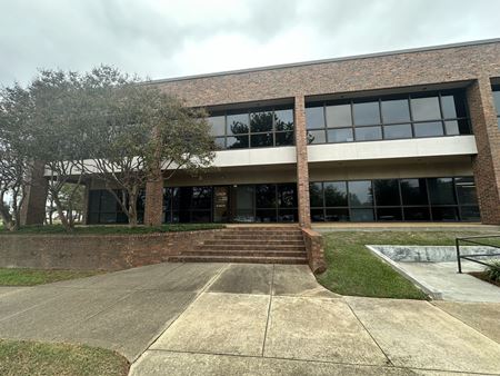 Office space for Rent at 1080 River Oaks Place in Flowood