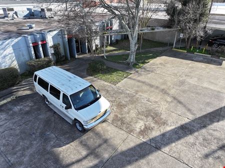 117 W Pinhook