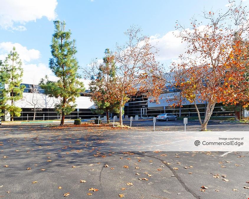Brea Corporate Park - 3040 Saturn Street