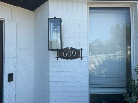 609 E Main St
