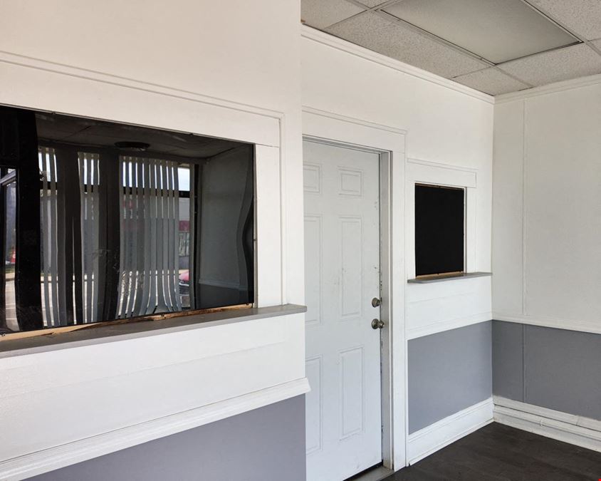 913 E Market St