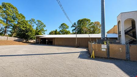 La Fuente Plaza - Outdoor Storage