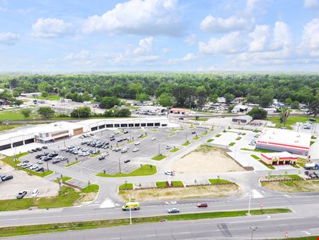 Galleries Gonzales: New Construction Shopping Center Anchored by ALDI