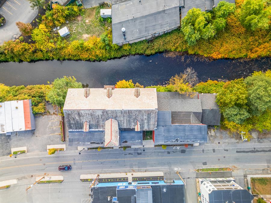 1146 Main St