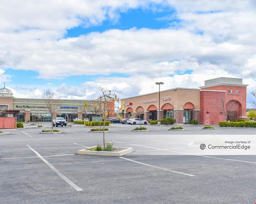 Centre Pointe Village
