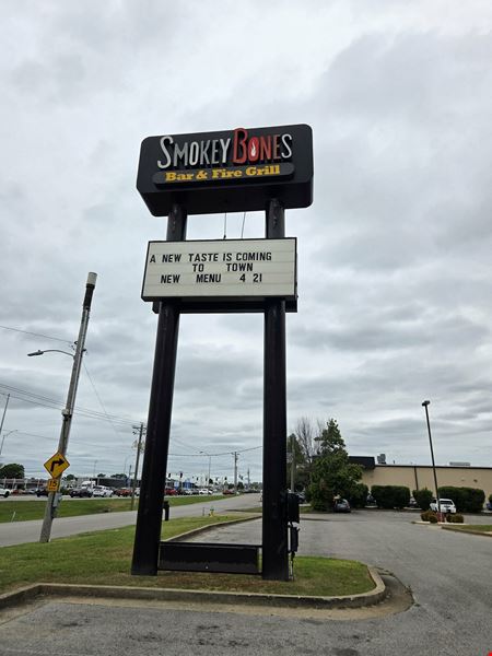 Former Smokey Bones