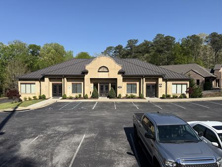 Commercial space at 4898 Valleydale Road in Hoover
