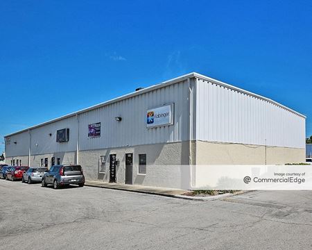 Commercial space at Linebaugh Business Center in Tampa