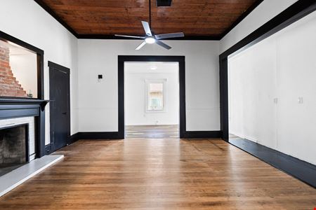 Charming Commercial Space in High-Traffic Location – Ideal for Café, Retail, Boutique, or Showroom Use