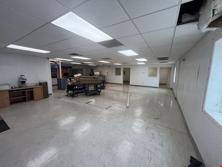 5,500 SF Free Standing Building in Downtown Bradenton CBD w/ fenced outside storage
