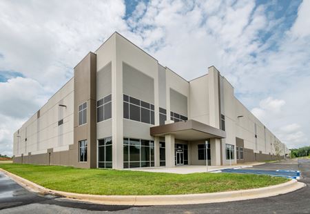 Commercial space at 1204 Love's Lane in White House