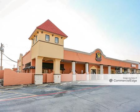Retail space for Rent at The Towers in Arlington