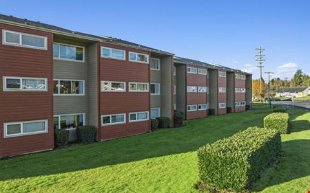 Commercial space at Bayshore Apartments in Astoria