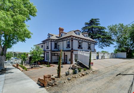 Mansion by the Square- Fully Remodeled, Furnished 10 unit Apartment Building