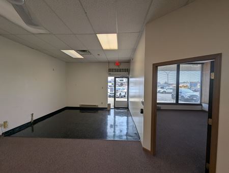 Office space for Rent at Sunset Plaza in Pekin