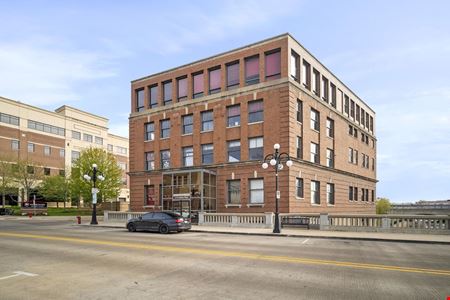 31 W Downer Pl, Suite 205, Aurora, IL 60506