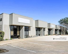 Longhorn Center - 2600, 2800-2808, 2929, 3006 & 3007 Longhorn Blvd
