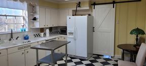 8858 Lebanon Rd