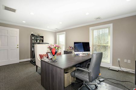 109 Laurens Rd
