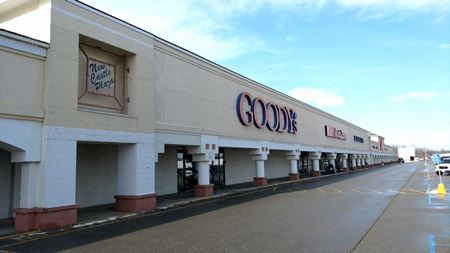 Retail space for Rent at 475-525 & 601 S. Memorial Dr in New Castle