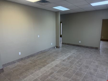 Small Versatile Office/Warehouse on 1 Acre