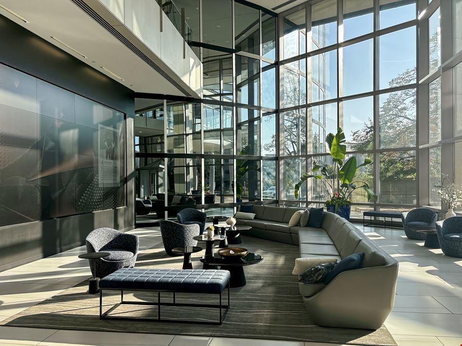 Regus - Keystone Crossing