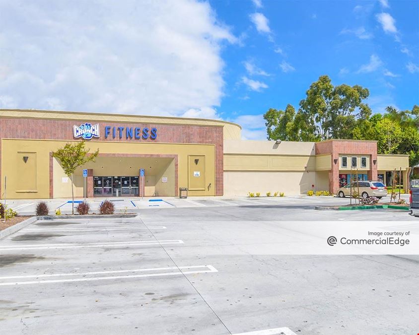 Del Amo Plaza