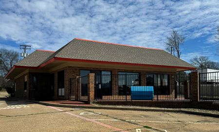 Retail space for Sale at 3118 Estes Pkwy in Longview