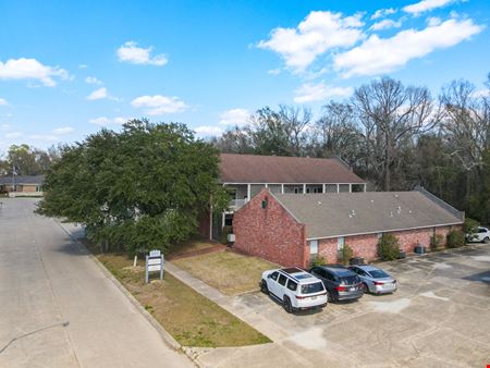 Quiet Office Suite Just North of Airline Hwy