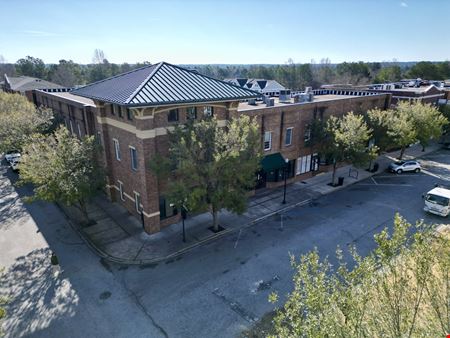 300 Long Pointe Ln